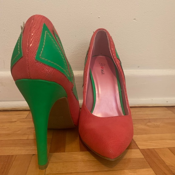 High heels - Picture 2 of 2